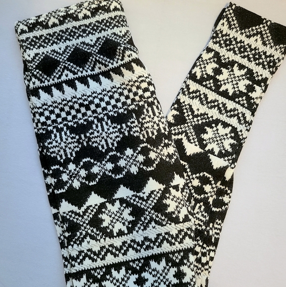 💓10/ $50💓: Warm fuzzy leggings - Picture 1 of 3
